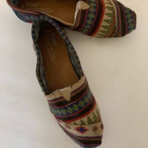 Toms size W8.5